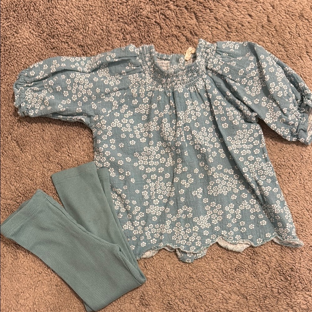 Jessica Simpson Floral Blouse & legging set